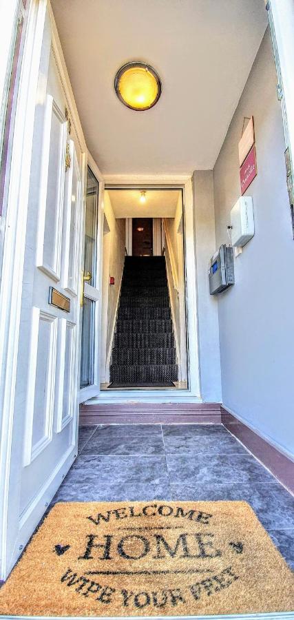 Alexandra Contractor House - Free Parking For Large Vans, Free Wifi & Netflix By Firoz Property Management Aldershot Exterior photo